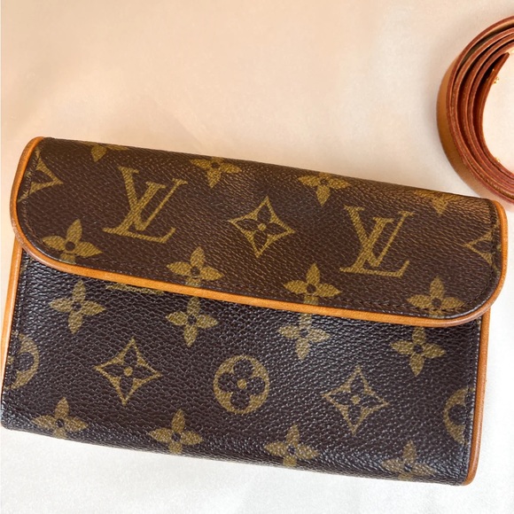 🚨🚨SOLD🚨🚨 Louis Vuitton Pochette Florentine Belt Bag - Picture 3 of 13